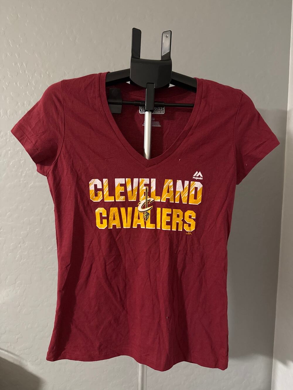 Cleveland Cavaliers Women’s NBA T-Shirt - Size M